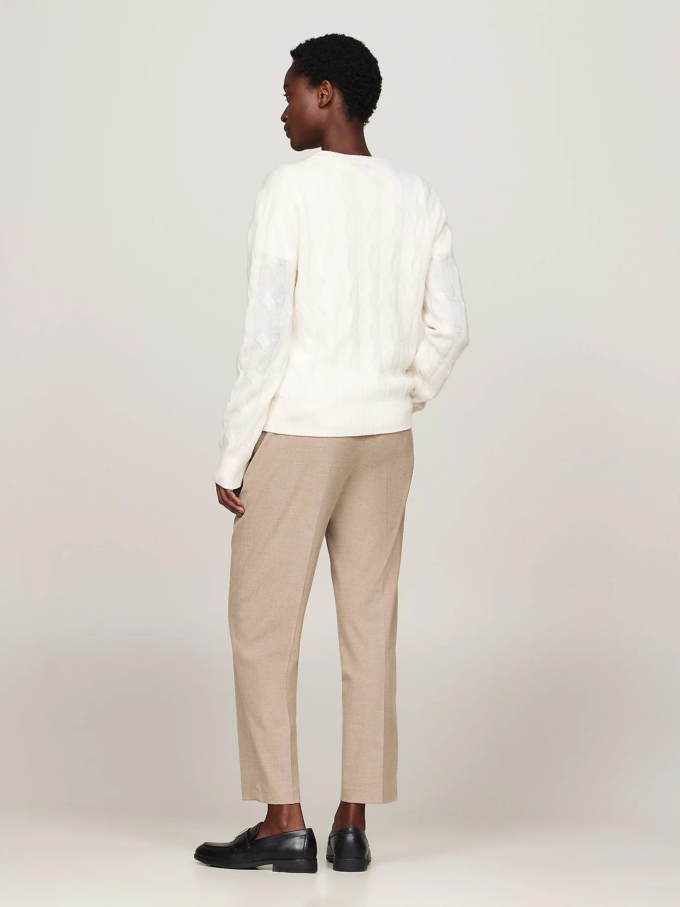 tommy-hilfiger-naisten-neule-k-soft-wool-cable-c-nk-luonnonvalkoinen-2