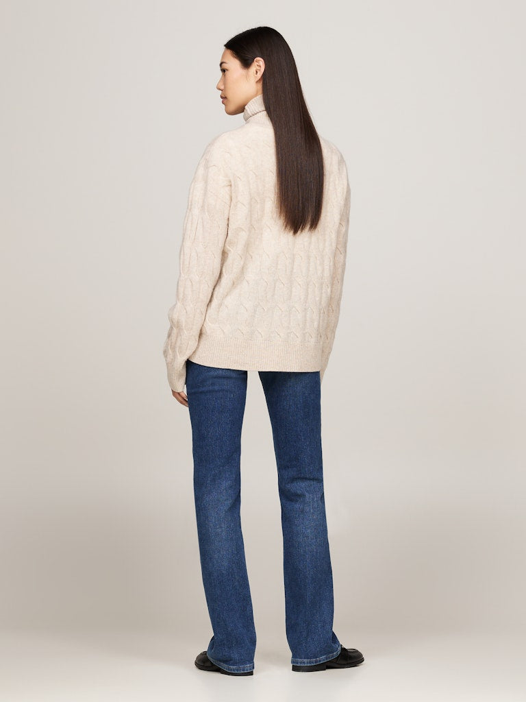 tommy-hilfiger-naisten-neule-soft-wool-cable-roll-nk-sweater-luonnonvalkoinen-2