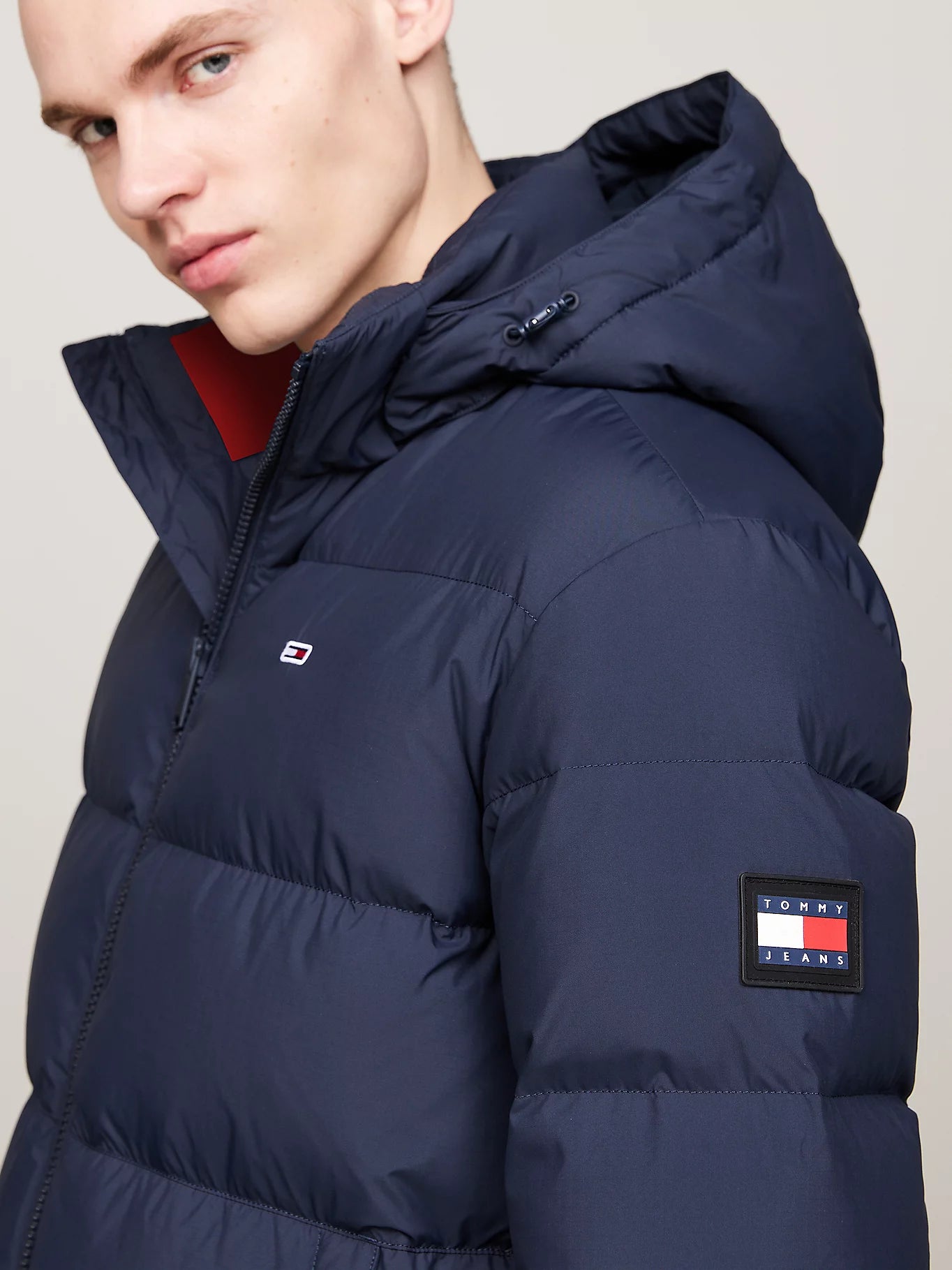 tommy-jeans-miesten-untuvatakki-tjm-essential-down-jacket-tummansininen-4