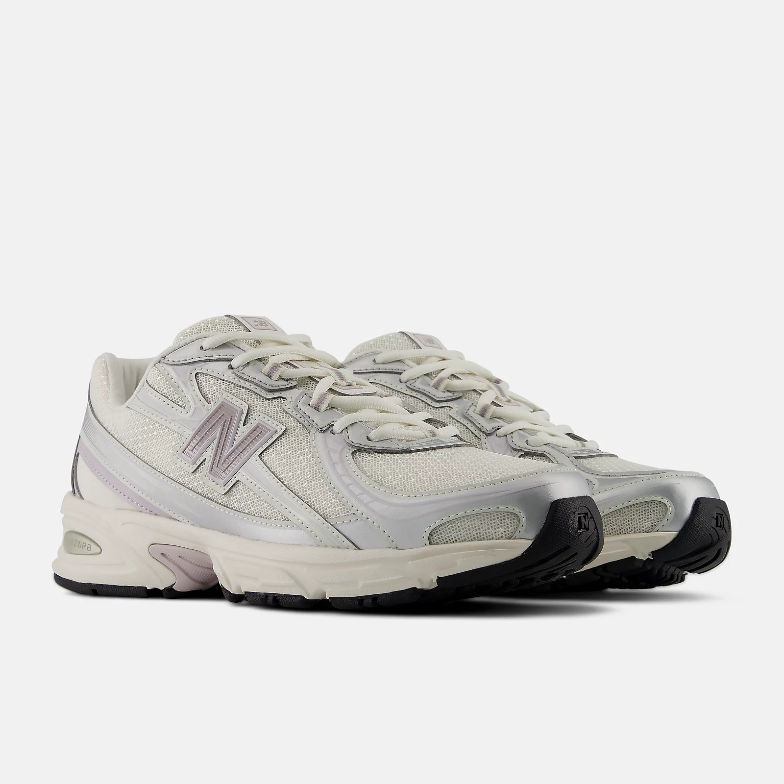 New Balance naisten lenkkarit 740, valkopohjainen kuosi