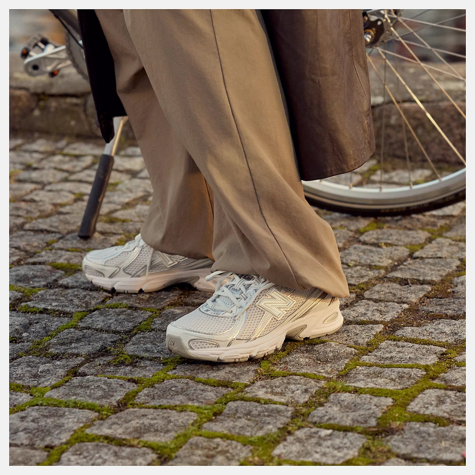 New Balance unisex lenkkarit 740, valkopohjainen kuosi