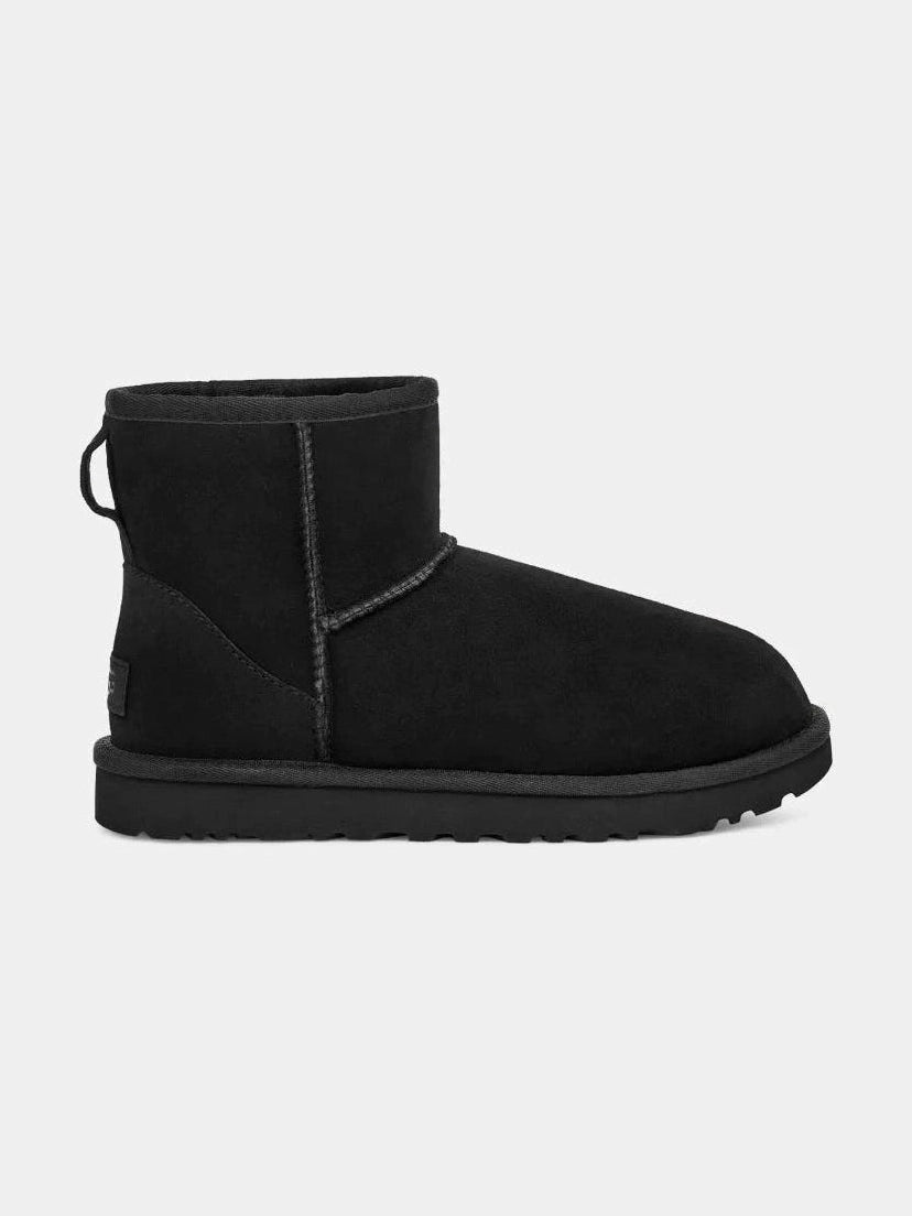 ugg-naisten-kengat-w-classic-mini-ii-musta-1