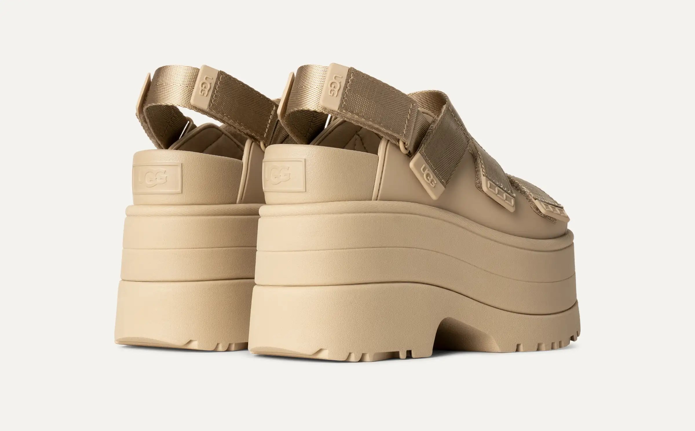 ugg-naisten-kengat-w-goldenrise-vaalea-beige-2