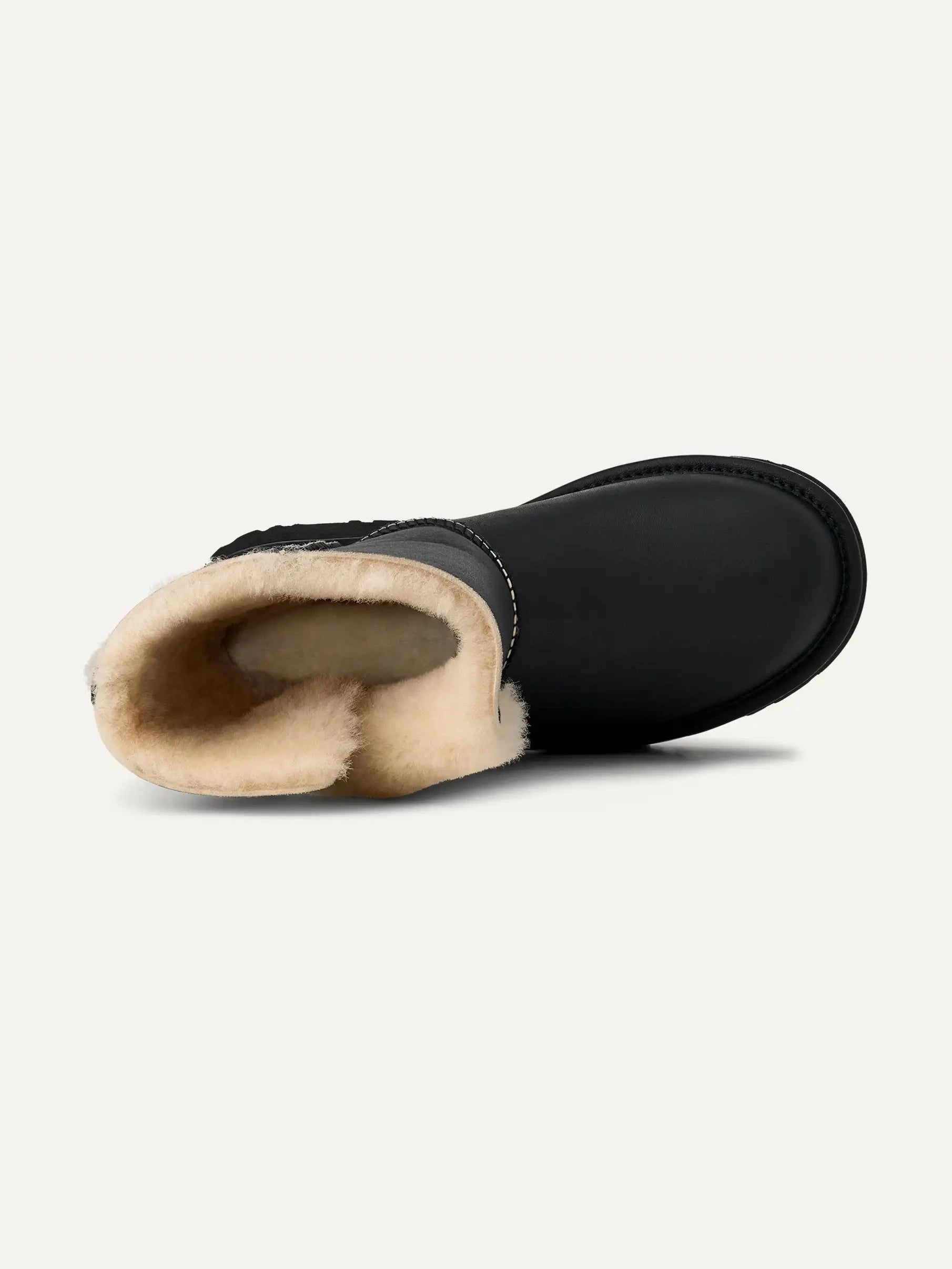 ugg-naisten-saappaat-w-new-heights-cuff-lthr-musta-4