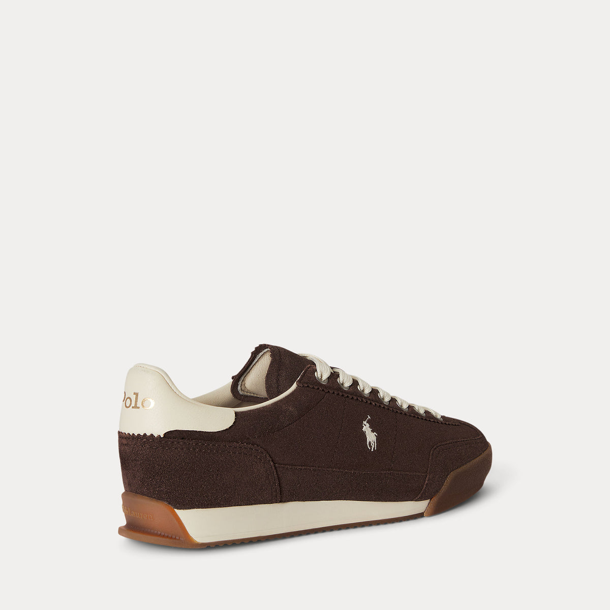 Polo Ralph Lauren naisten tennarit PP Sneaker, tummanruskea, matala nauhallinen velour-nahkainen malli, pyöreä kärki, sivulogoyksityiskohta ja vaalea kumipohja