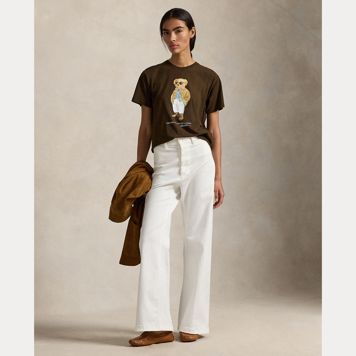 Polo Ralph Lauren naisten t-paita Bear Knit T-shirt, tummanruskea, pyöreä pääntie, lyhyet hihat, suora helma ja edessä värikäs karhuaiheinen kuvio
