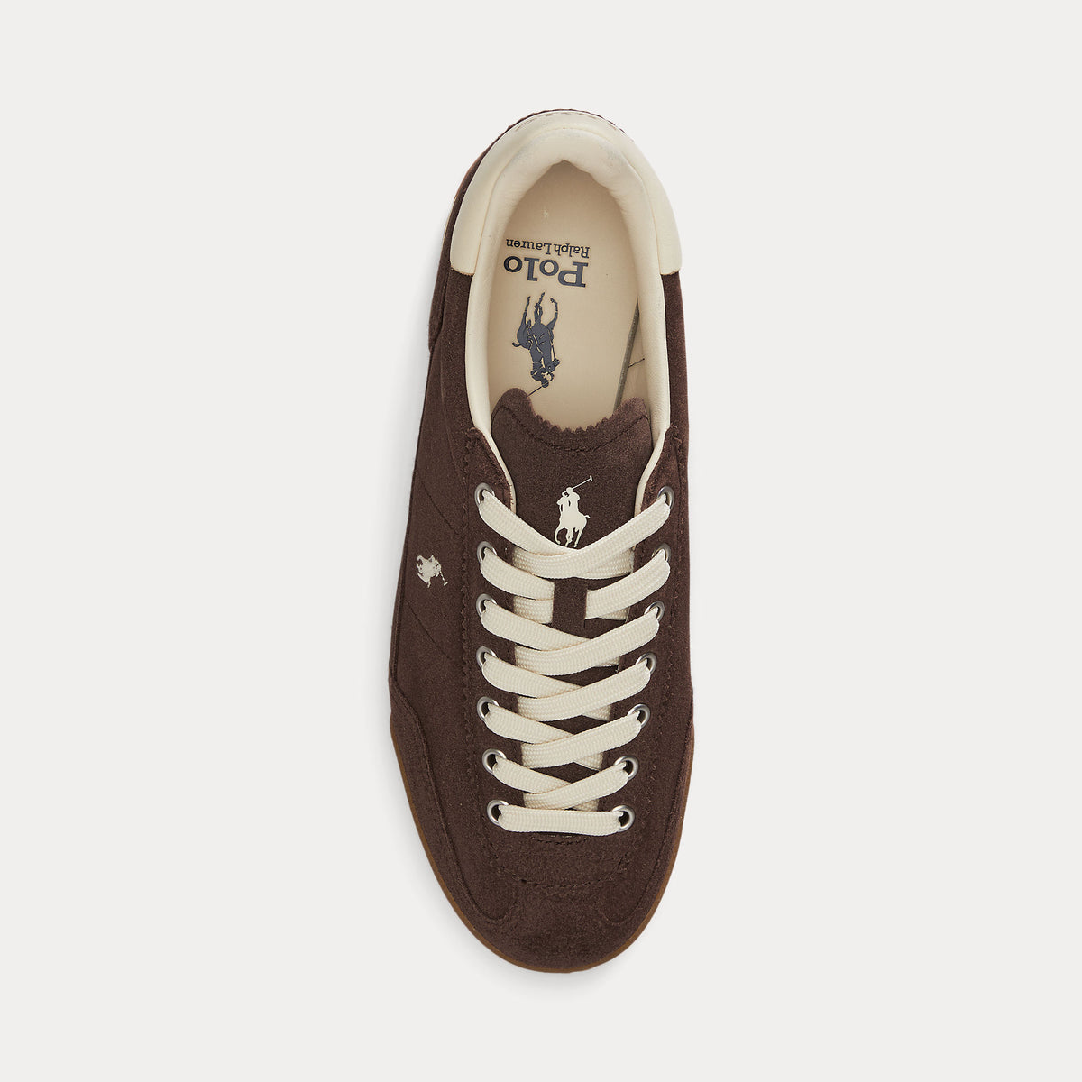 Polo Ralph Lauren naisten tennarit PP Sneaker, tummanruskea, matala velour-nahkainen nauhamalli, luonnonvalkoiset nauhat, pyöreä kärki ja brodeeratut logot