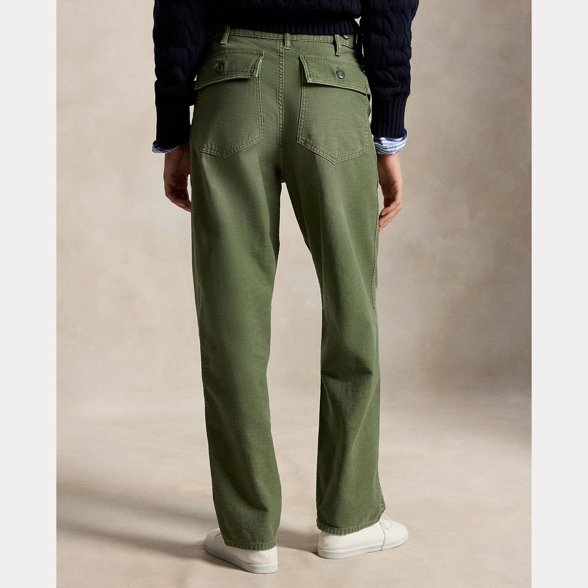 Polo Ralph Lauren naisten housut Wovwn Straight Pants, khaki, takaa, suora leikkaus, pehmeästi joustavaa puuvillasatiinia, vyölenkit ja kaksi takataskua