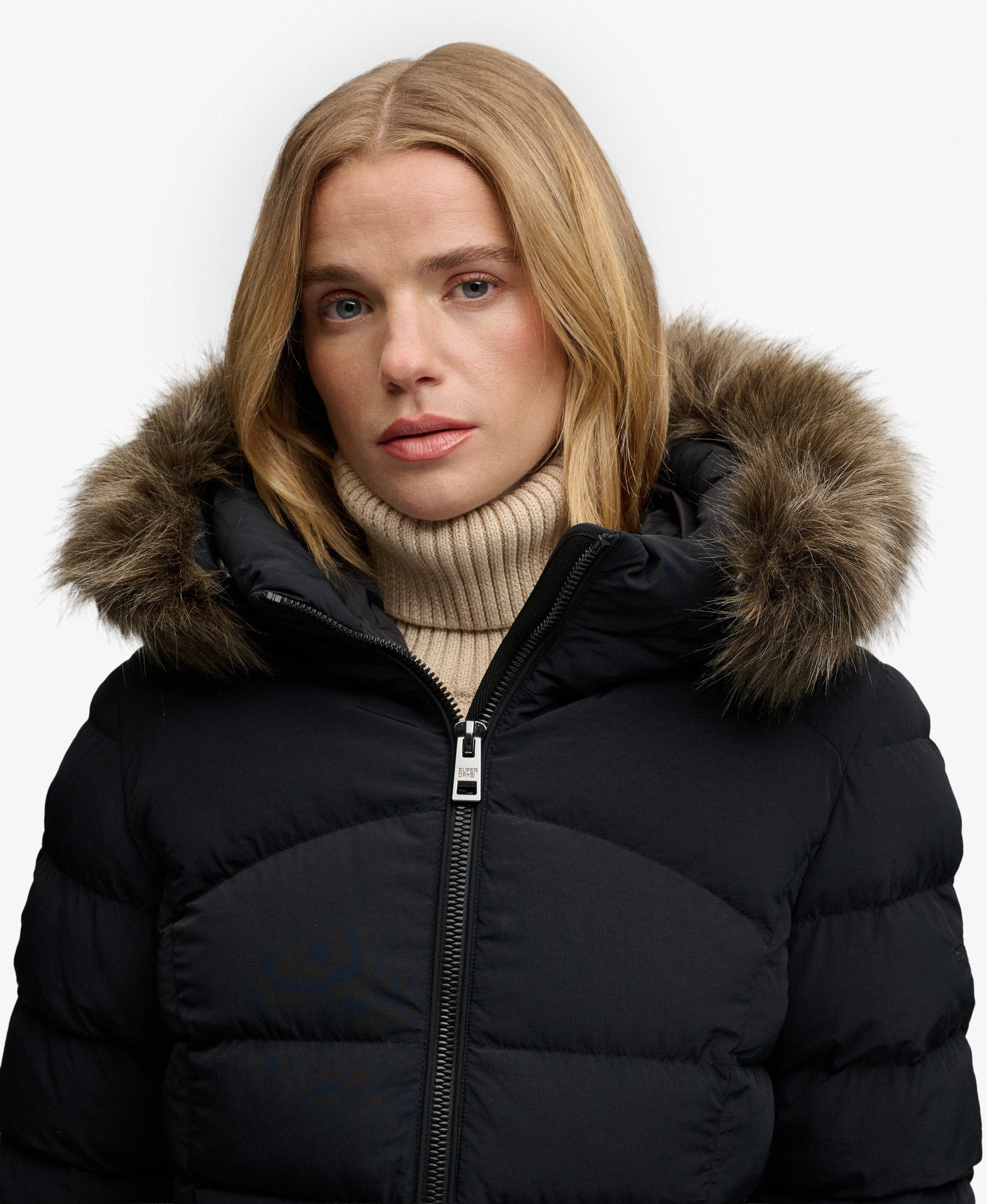 Superdry naisten toppatakki Fuji Faux Fur Hood Padded Jacket, musta
