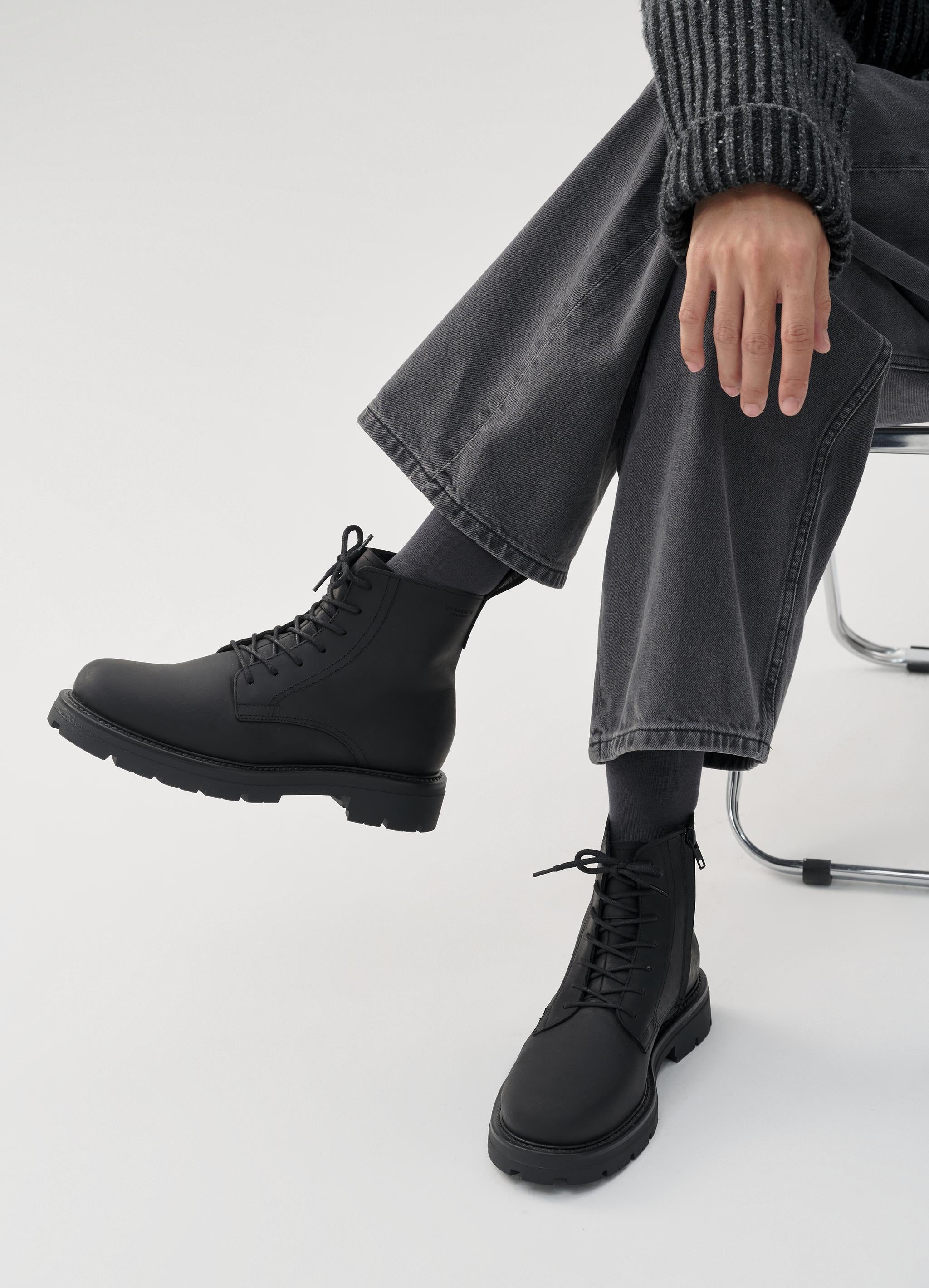 vagabond-miesten-maiharit-cameron-lace-up-boot-musta-1