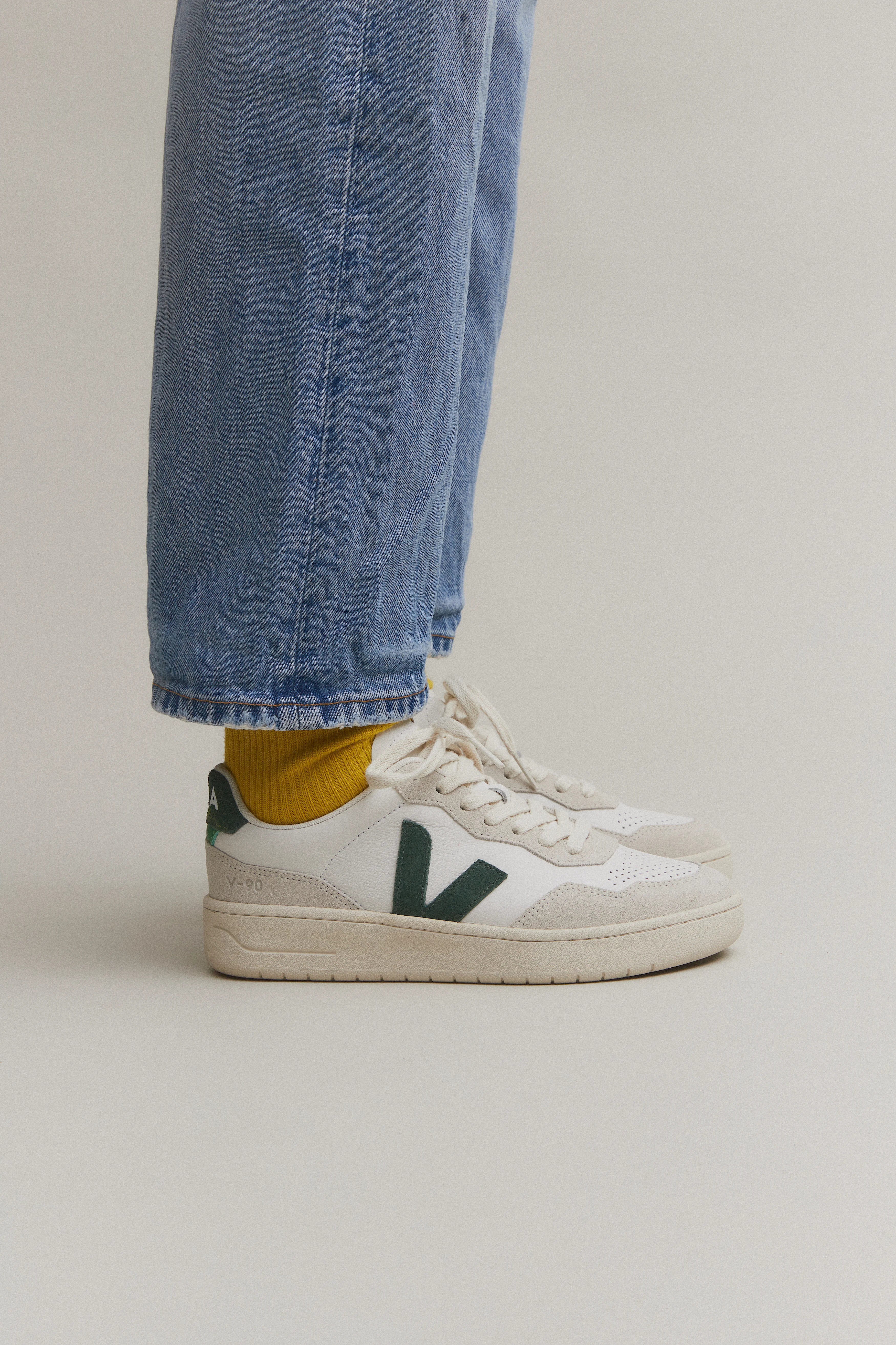 Veja miesten tennarit V-90 Leather, valkoinen