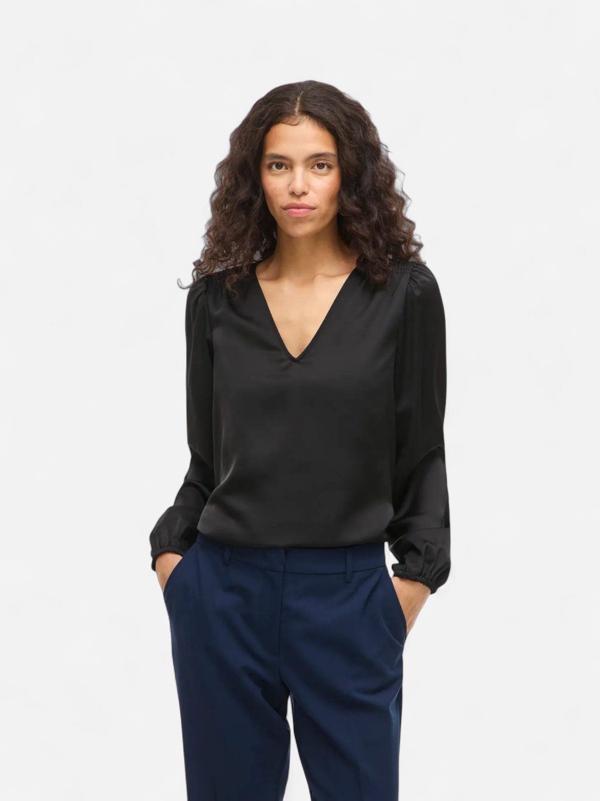 Vila naisten pusero Vielette L/S Smock Satin Top, musta - Kekäle.fi