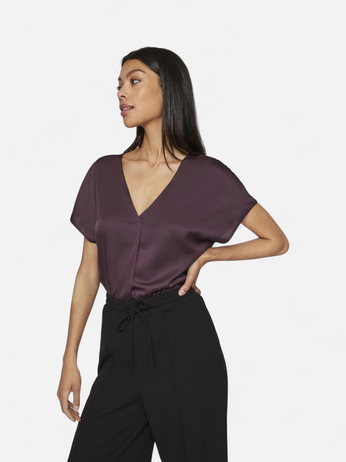 Vila naisten satiinitoppi, VIELLETTE V-NECK S/S SATIN TOP Viininpunainen - Kekäle.fi