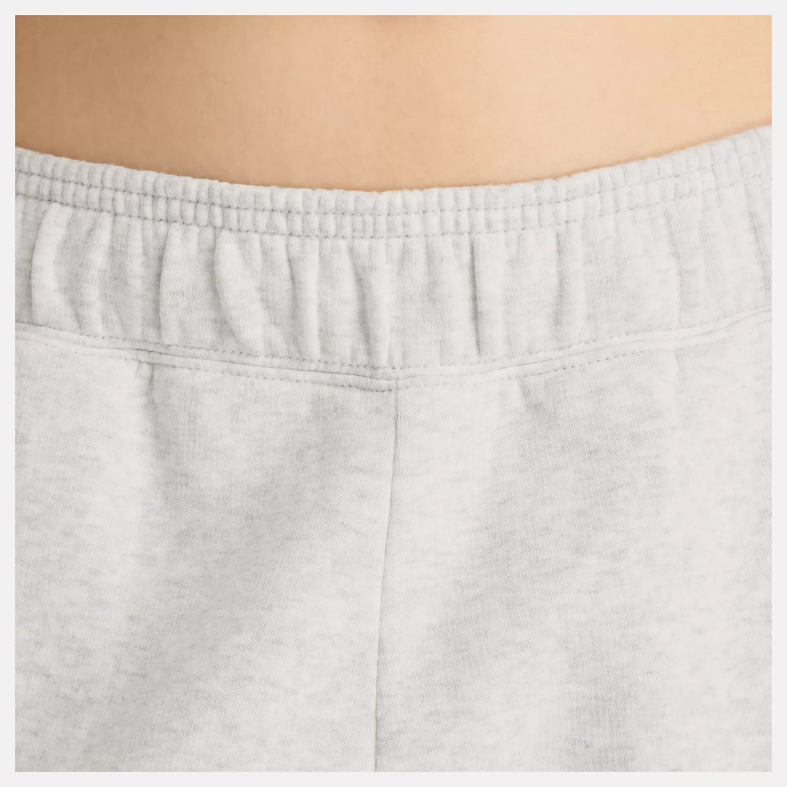 New Balance naisten collegehousut Linear Heritage Fleece Barrel Pant, vaaleanharmaa