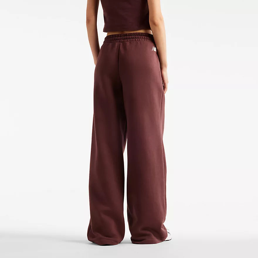 New Balance naisten collegehousut Trackside Fleece Pant, Cherry Leather