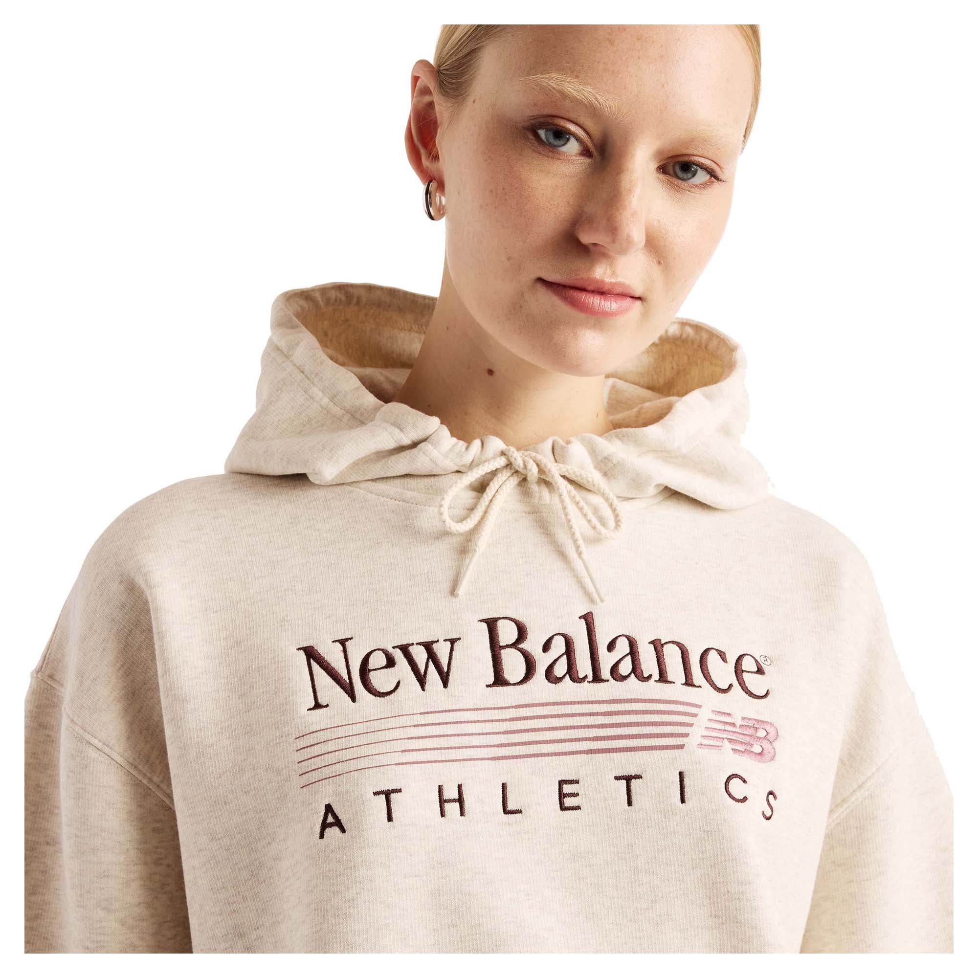 New Balance naisten Hupparit Trackside Fleece Hoodie, beige