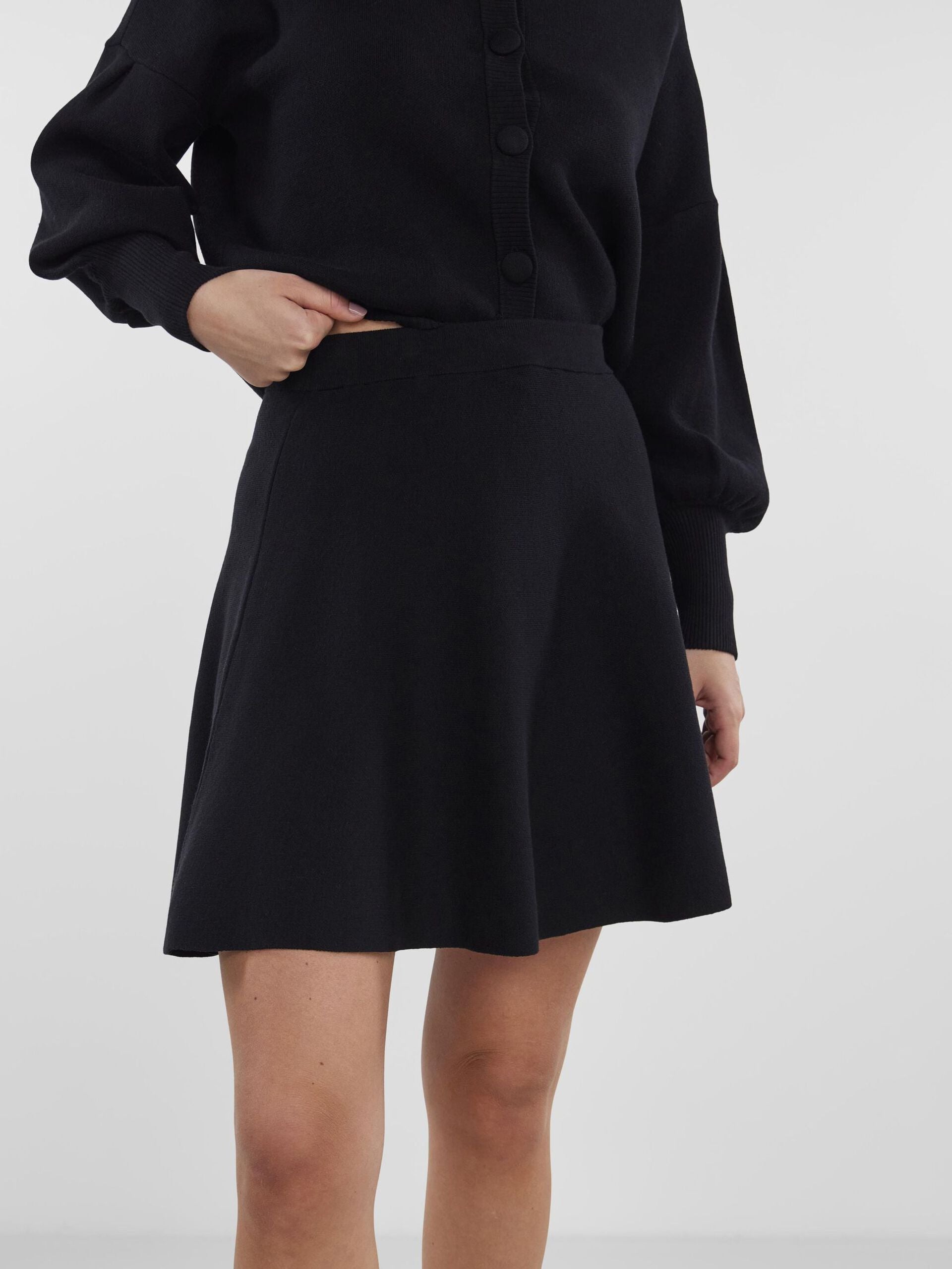 y-a-s-naisten-hame-yasfonny-hw-knit-skirt-musta-5