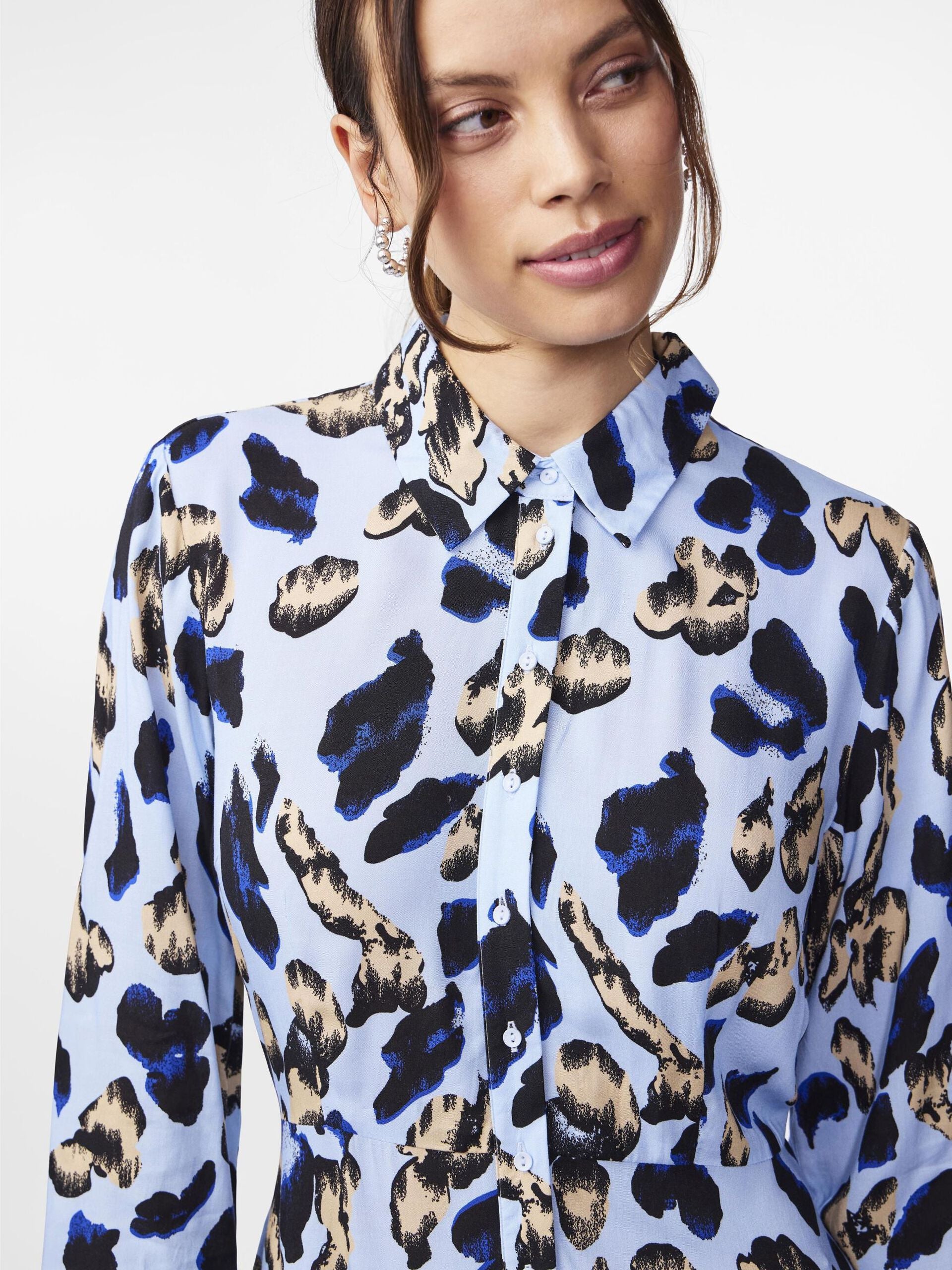 y-a-s-naisten-maksimekko-yassavanna-long-shirt-dress-vaaleansininen-5