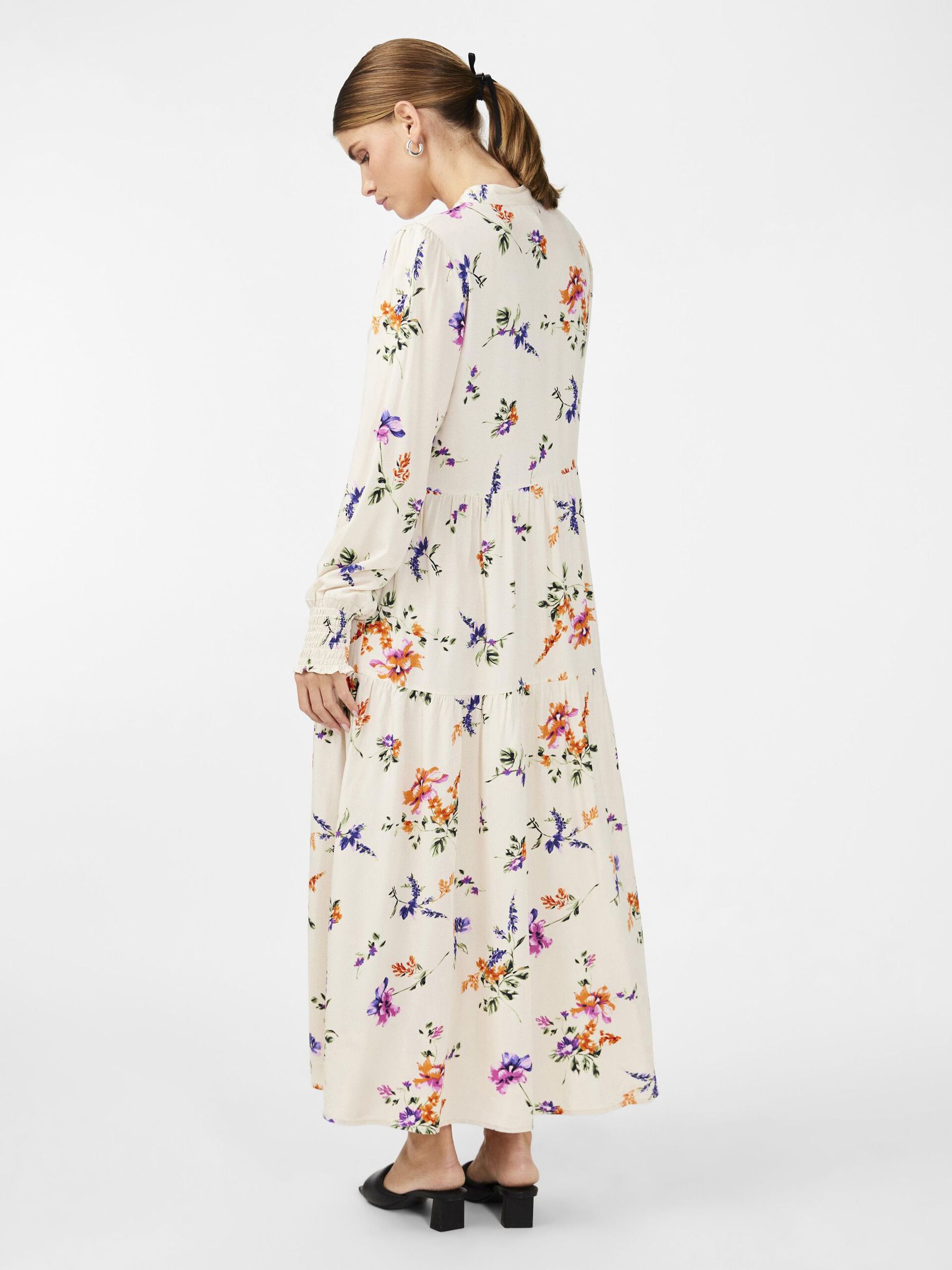 y-a-s-naisten-mekko-yasasina-ls-long-shirt-dress-valkopohjainen-kuosi-2