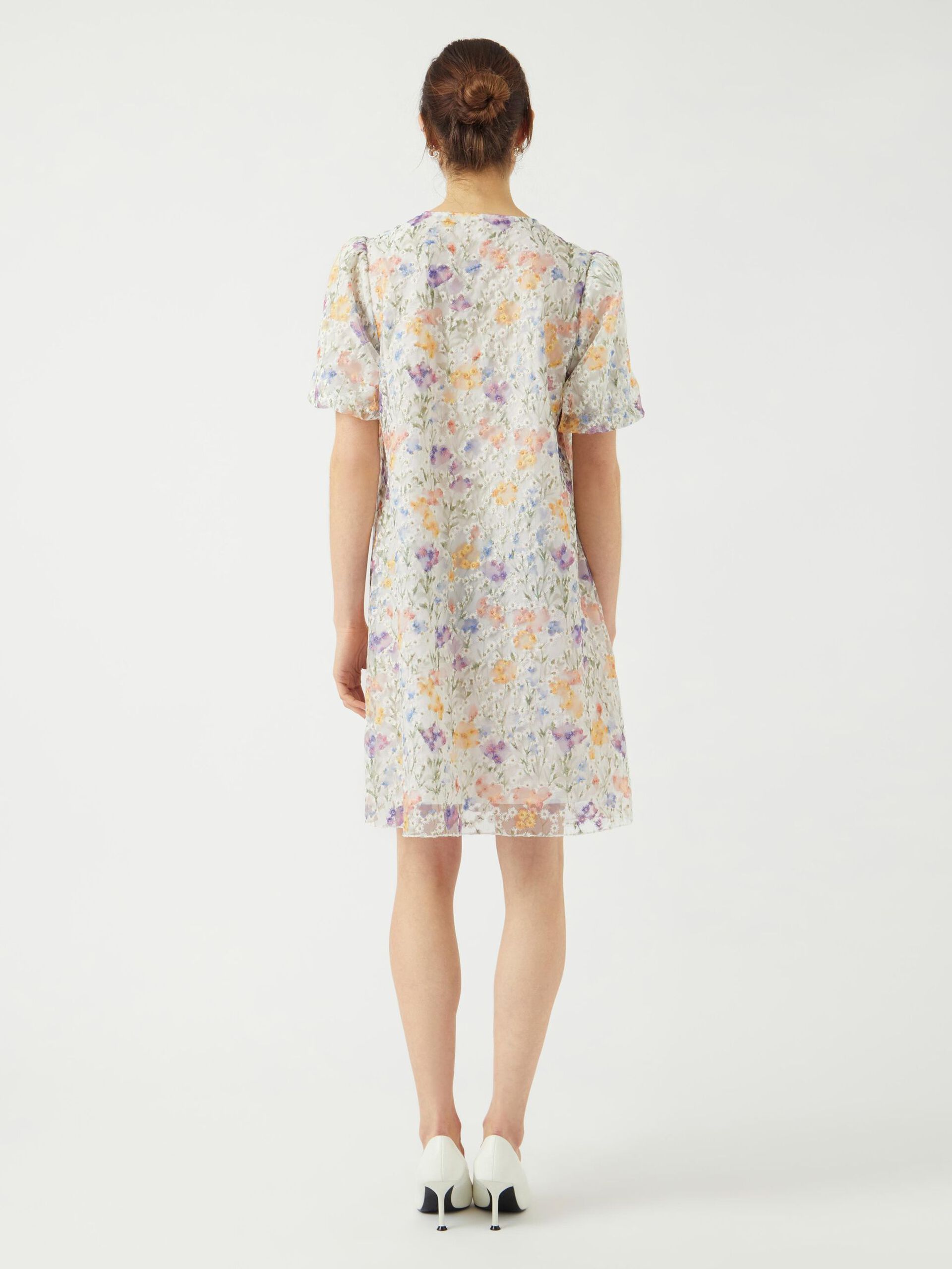 y-a-s-naisten-mekko-yasleanna-ss-dress-s-show-valkopohjainen-kuosi-2