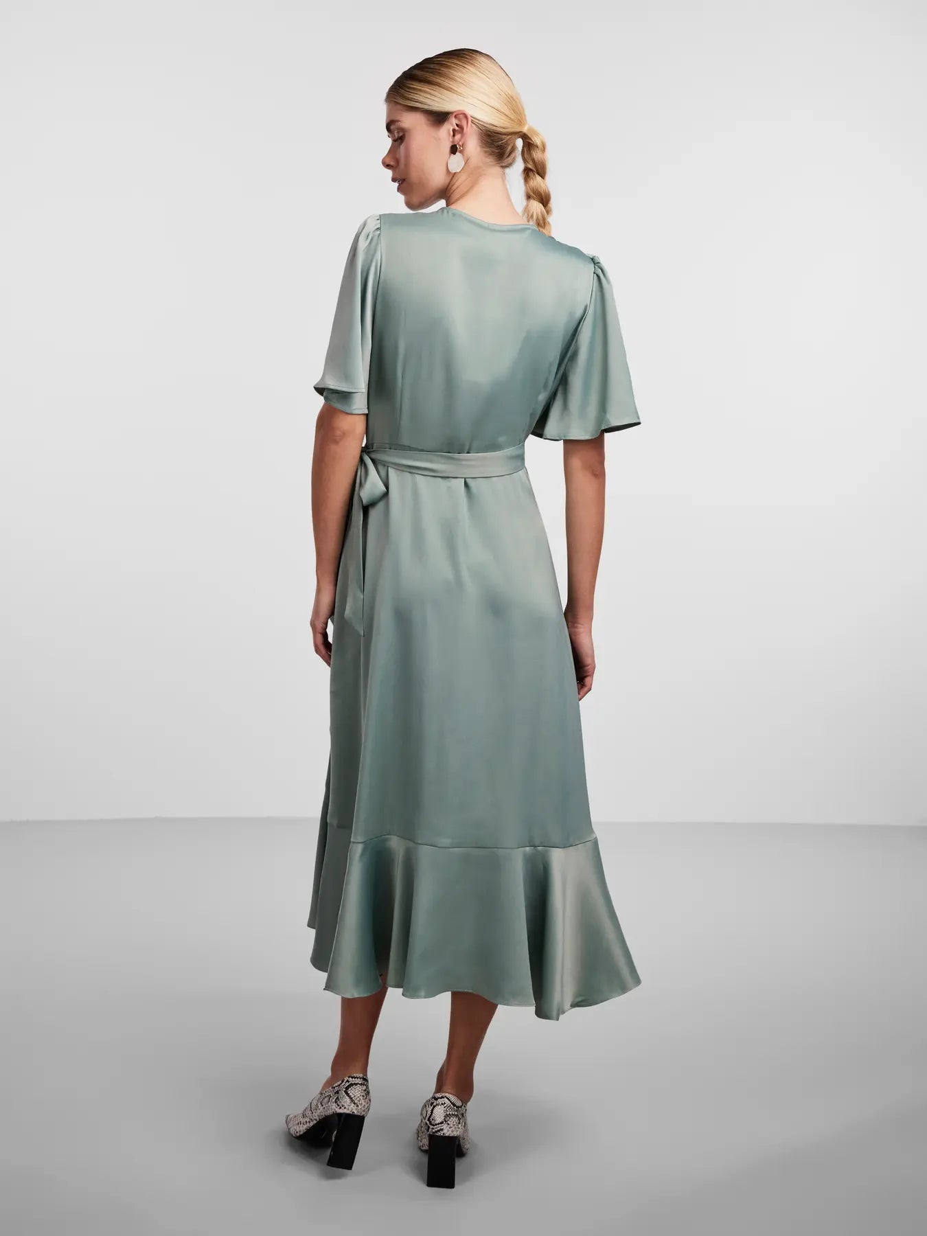 y-a-s-naisten-mekko-yasthea-2-4-midi-wrap-dress-green-milieu-2