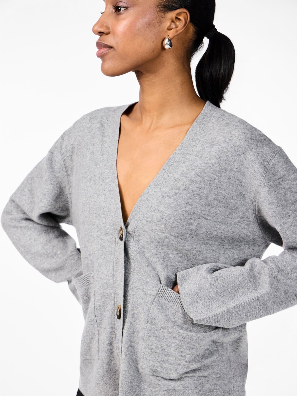 y-a-s-naisten-neuletakki-yasemilie-ls-cardigan-knit-s-noos-grafiitti-5