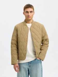 selected-miesten-tikkitakki-erik-quilted-jacket-beige-1