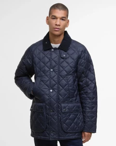 barbour-miesten-tikkitakki-barbour-essential-bedale-quilted-jacket-tummansininen-1