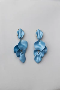 Bow 19 korvakorut, LEAF EARRING Vaaleansininen