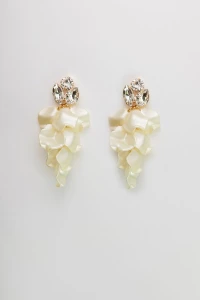 bow-19-korvakorut-leaf-stone-earrings-luonnonvalkoinen-1