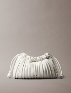 calvin-klein-accessories-naisten-laukku-drwstrng-plss-bag-luonnonvalkoinen-1
