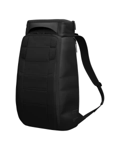 db-miesten-reppu-hugger-backpack-30l-nos-musta-1