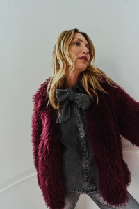 freequent-naisten-tekoturkis-fine-jacket-viininpunainen-1