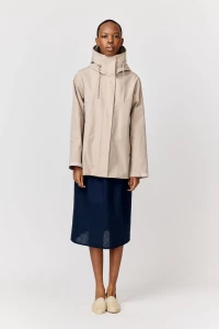 makia-naisten-takki-ella-jacket-hiekka-1