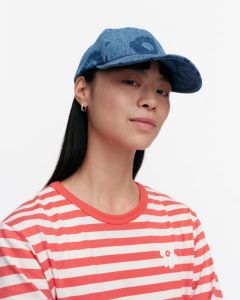 marimekko-lippis-sakeisto-unikko-lippalakki-sininen-kuosi-1
