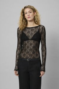 my-essential-wardrobe-naisten-pusero-rita-boatneck-ls-blouse-musta-1