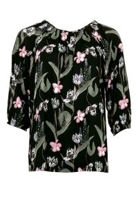 s-t-i-naisten-pusero-kallie-blouse-musta-kuosi-1