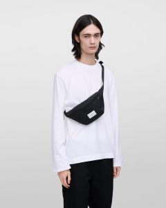 sandqvist-laukku-ground-crossbody-bag-musta-1