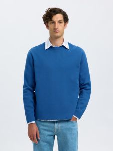 selected-miesten-neulepusero-mike-ls-knit-relaxed-mock-neck-sininen-1