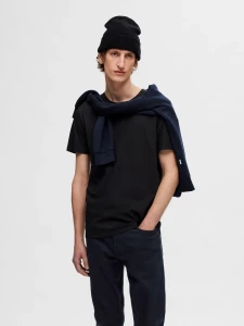 selected-miesten-t-paita-roland-ss-o-neck-black-1