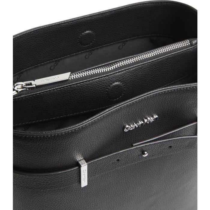 calvin-klein-accessories-laukku-ck-code-hobo-musta-3