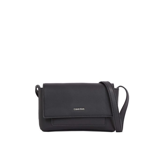 calvin-klein-accessories-laukku-ck-must-mini-bag-musta-1