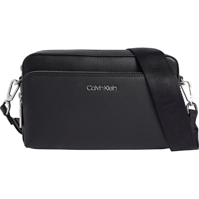 calvin-klein-accessories-naisten-olkalaukku-ck-must-camera-bag-musta-1