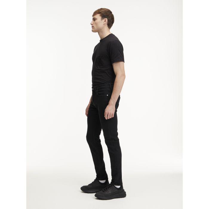 calvin-klein-jeans-farkut-slim-tapered-musta-2