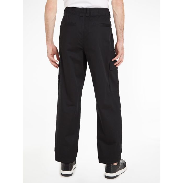 calvin-klein-jeans-miesten-housut-essential-regular-cargo-musta-2
