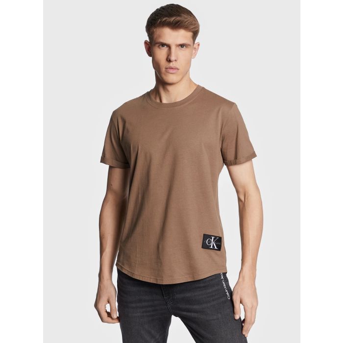 calvin-klein-jeans-miesten-t-paita-monogram-t-shirt-keskiruskea-1