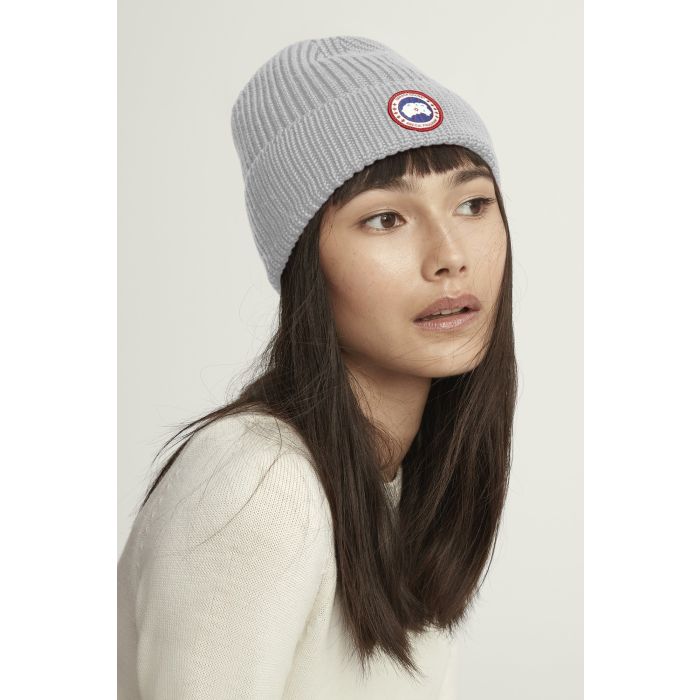 canada-goose-naisten-merinovillainen-pipo-arctic-disc-rib-togue-vaaleanharmaa-1