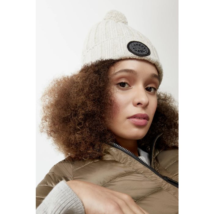 canada-goose-naisten-pipo-rib-pom-beanie-cashmire-vaalea-beige-1