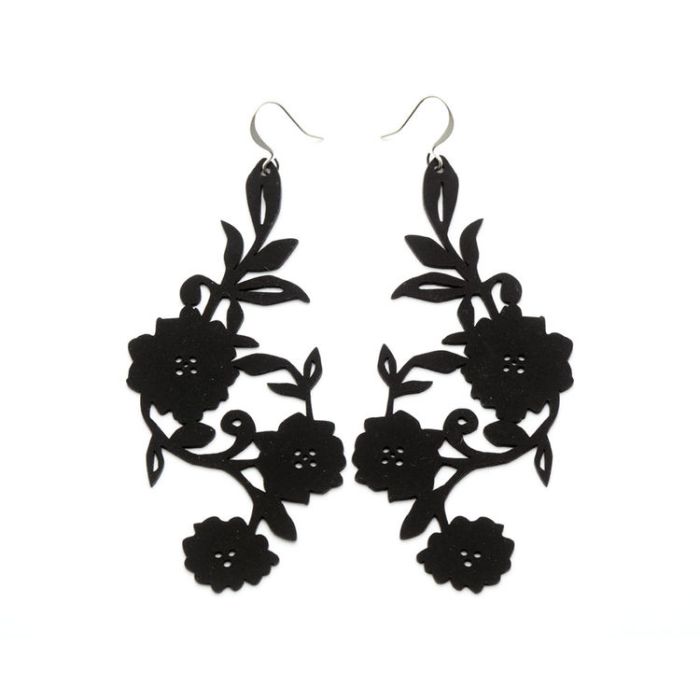coruu-korvakorut-flowery-musta-1