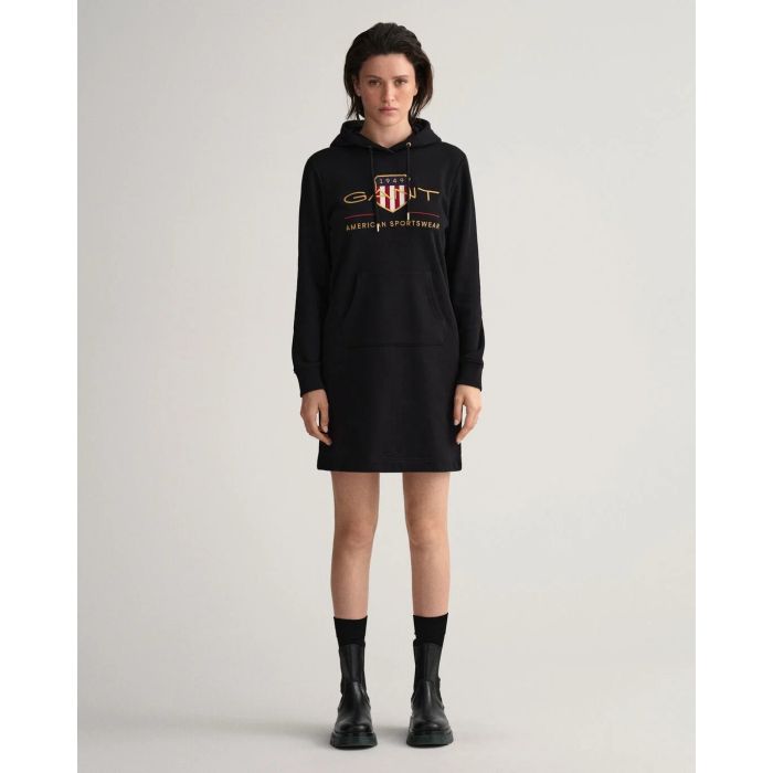 gant-naisten-collegemekko-archive-shield-hoodie-dress-musta-1